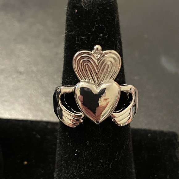 Size 5 Claddagh Silver Ring NEW - Picture 2 of 11